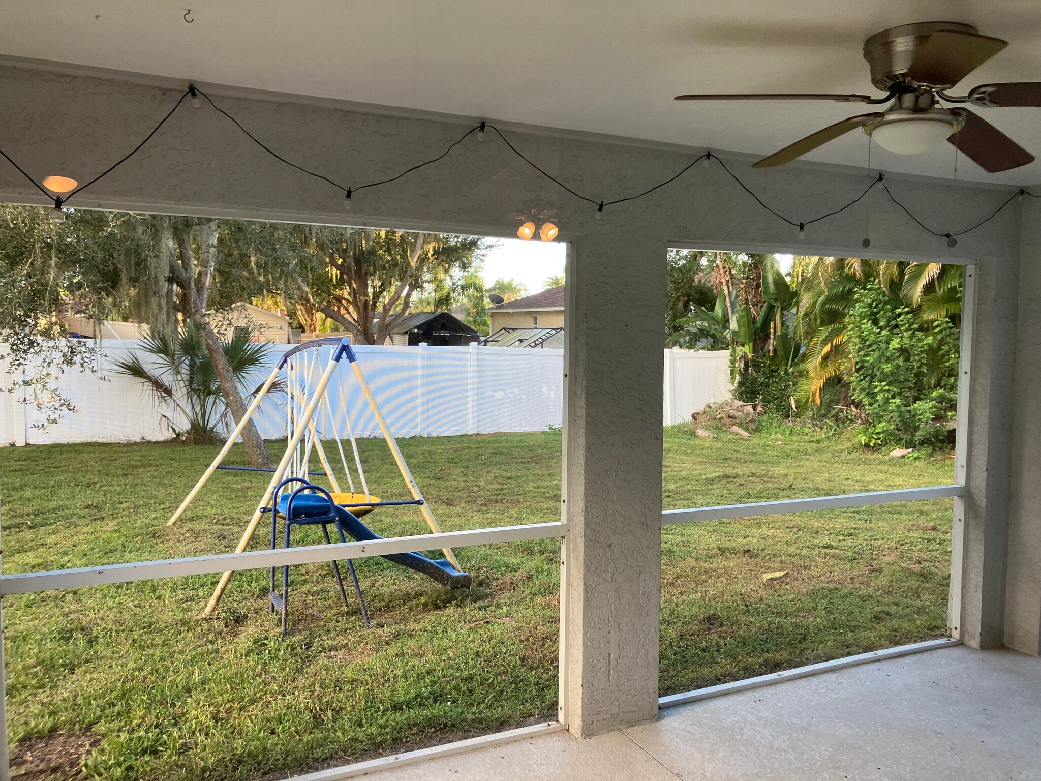 Building Photo - 4185 Simkins Ave