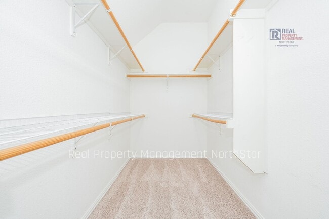 Building Photo - Lake Views, Space & Lifestyle – Ask about our move in specials!