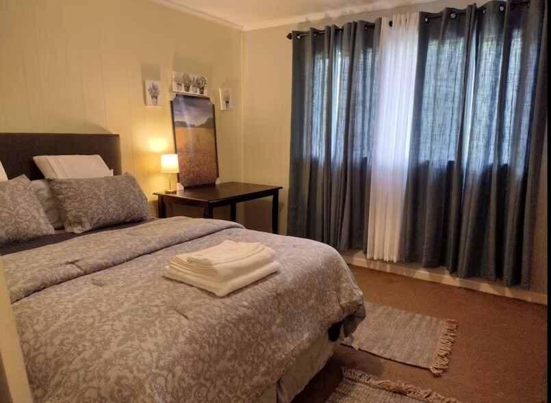 Building Photo - 4105 Azalea Dr