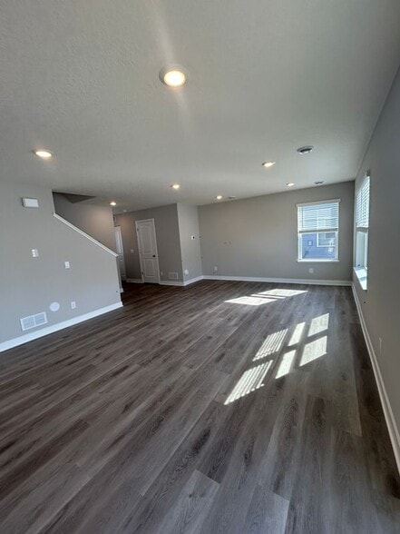 Building Photo - 1966 Highview Ter