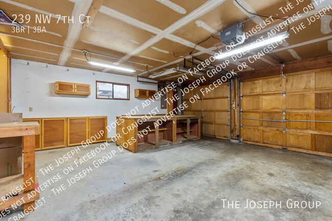 Building Photo - 239 NW 7th Ct