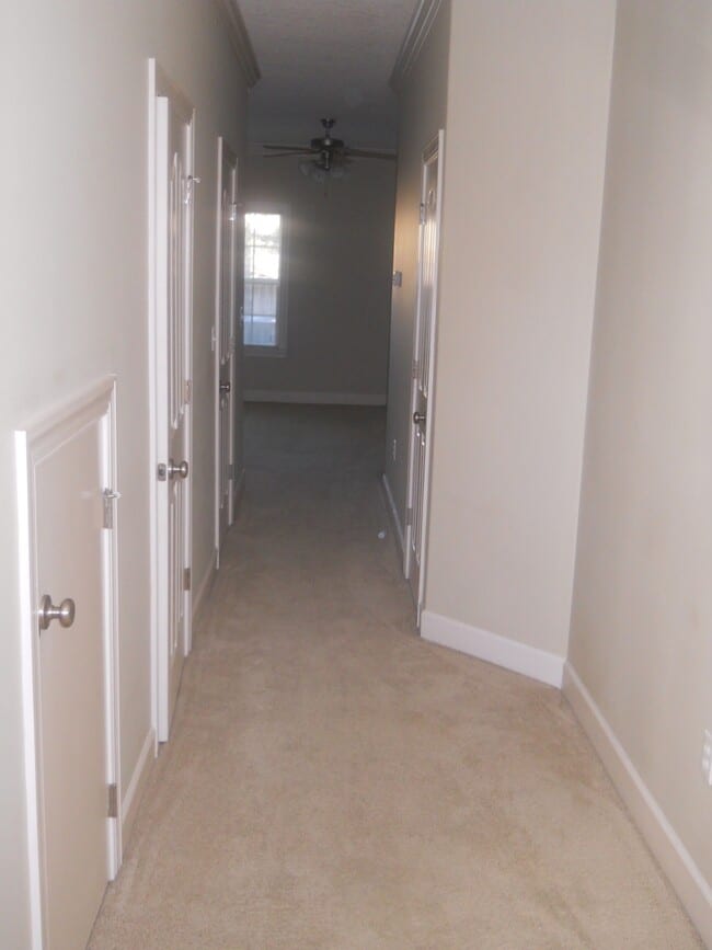 Building Photo - 3418RBarack