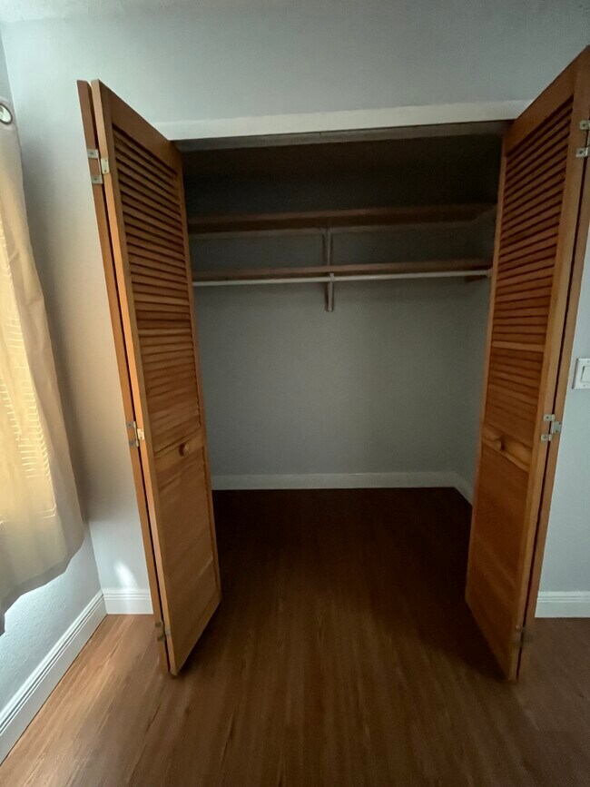 Building Photo - 325 Redwing Way