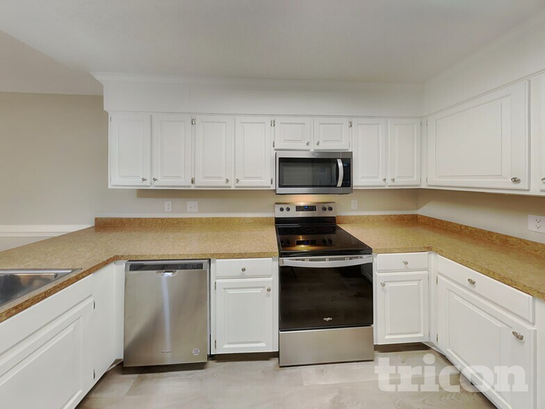 Building Photo - 89 Smokewood Dr