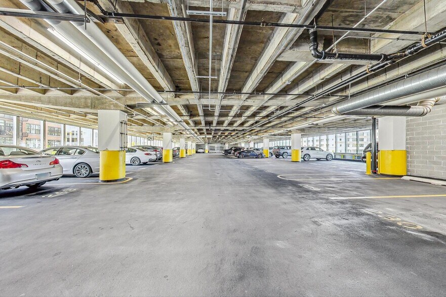 Building Photo - 1804 W Superior St