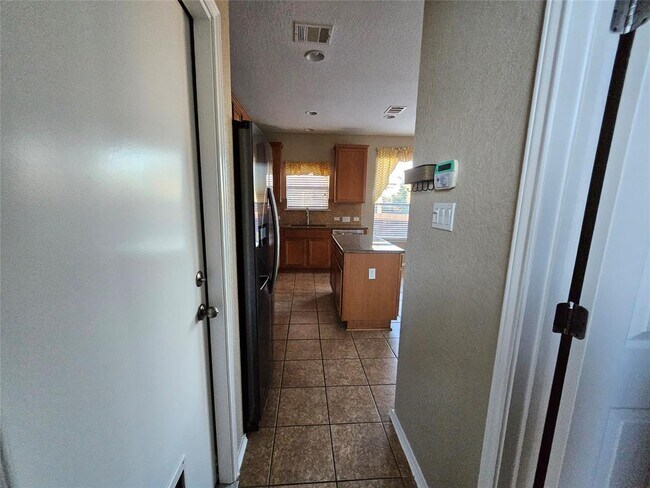 Building Photo - 11109 Persimmon Gap Dr