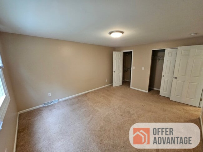 Building Photo - 137 Creekside Dr