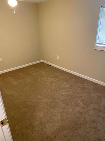 Bedroom2 - 231 Melrose Ct