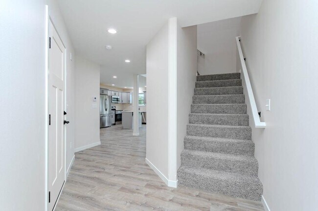 Building Photo - 3504 Green Pastures Ln