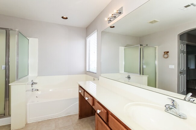 Building Photo - 16186 N 158th Dr