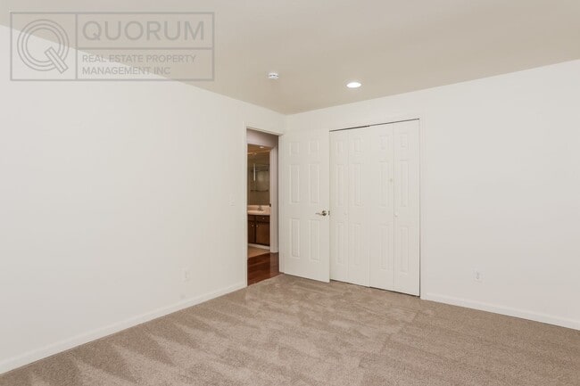 Building Photo - Beautiful 4 Bed 2 Bath House