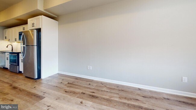 Building Photo - 2217 N 33rd St