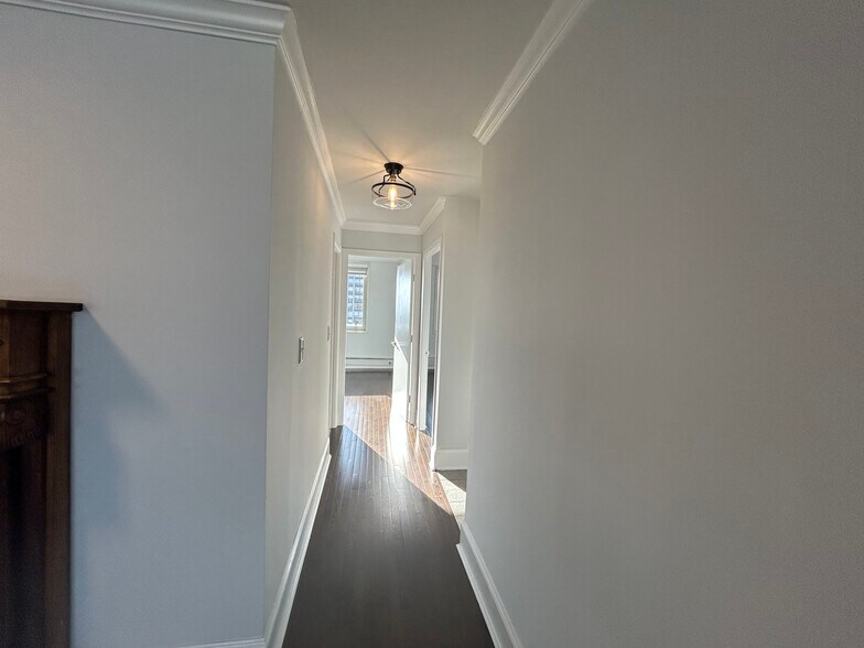 Building Photo - 1350 N Dearborn St