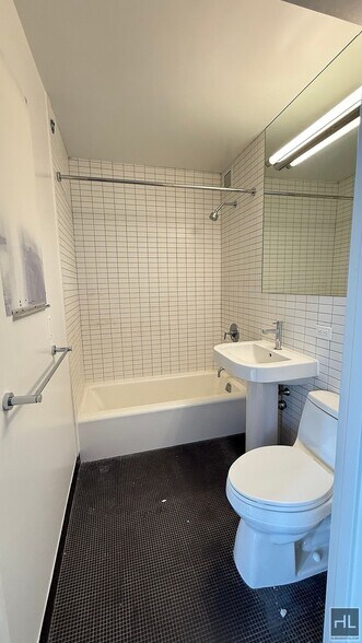 Building Photo - Modern Studio Apartment – East 39th Street...