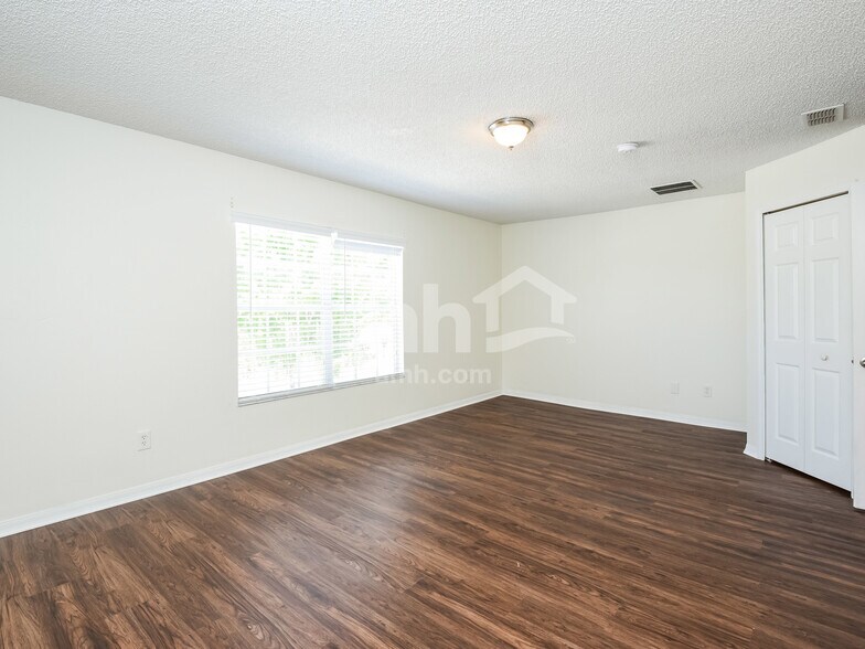Building Photo - 2175 Hammock Moss Dr
