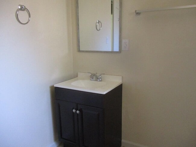 Building Photo - 294 E 6th St