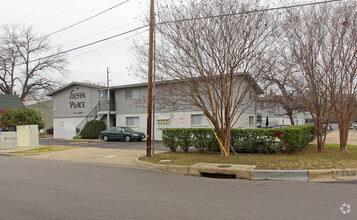 Building Photo - The Preserve Hyde Park - Fiesta Place