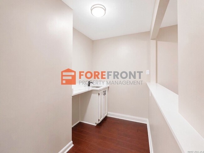 Building Photo - 5346 San Benito Dr