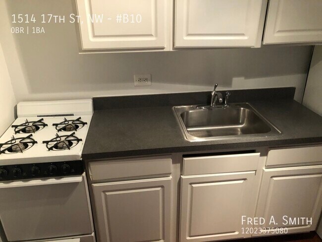 Building Photo - Copley Plaza Studio Available Now