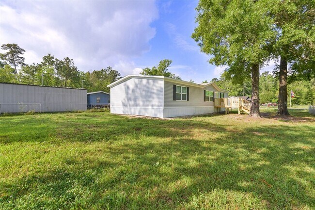 Building Photo - 25150 Faraway Ln