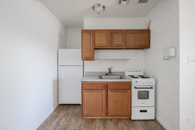 Building Photo - 1507 E Harvard St