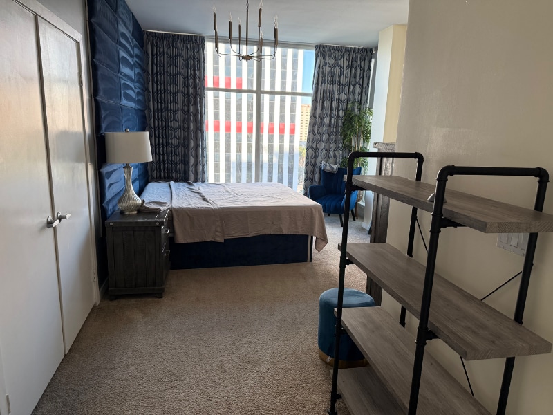 Building Photo - 400 W Ocean Blvd