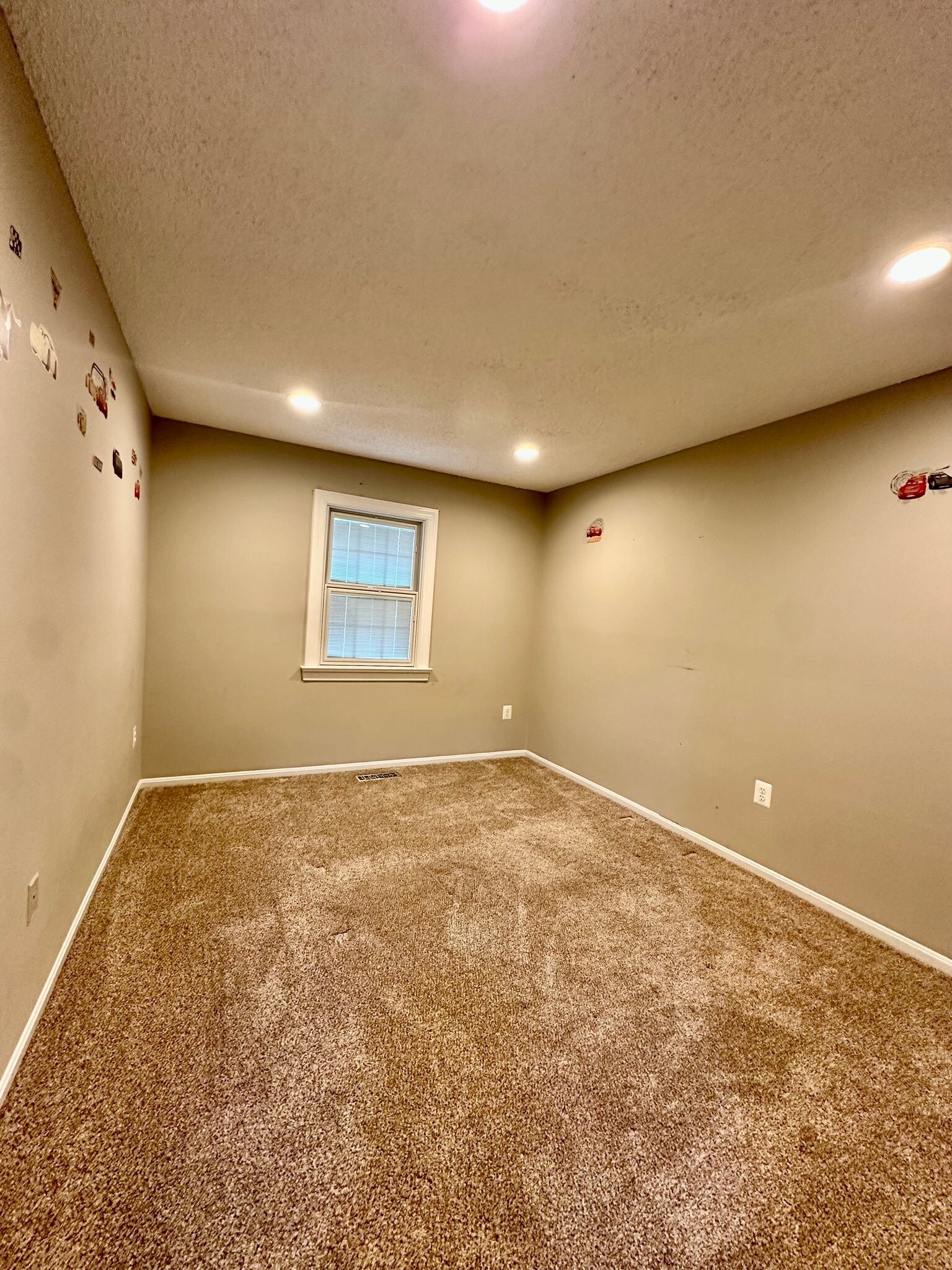 Building Photo - 3070 Tecumseh Ct