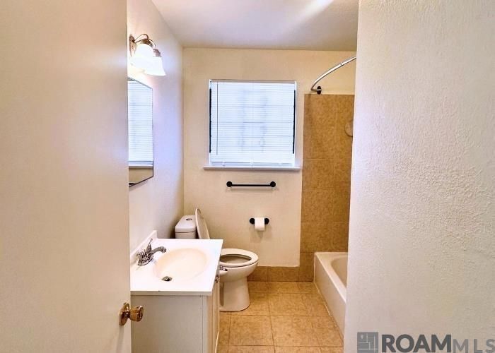 Building Photo - 1310 Aster St