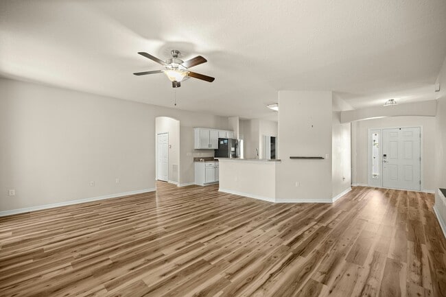 Building Photo - 3008 NE 24th Pl