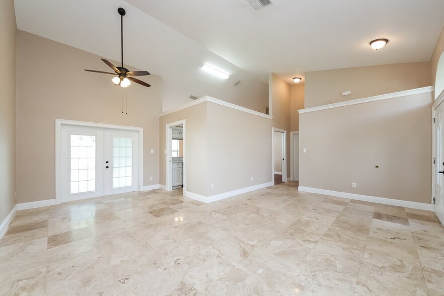 Building Photo - 1633 Liggins Ave