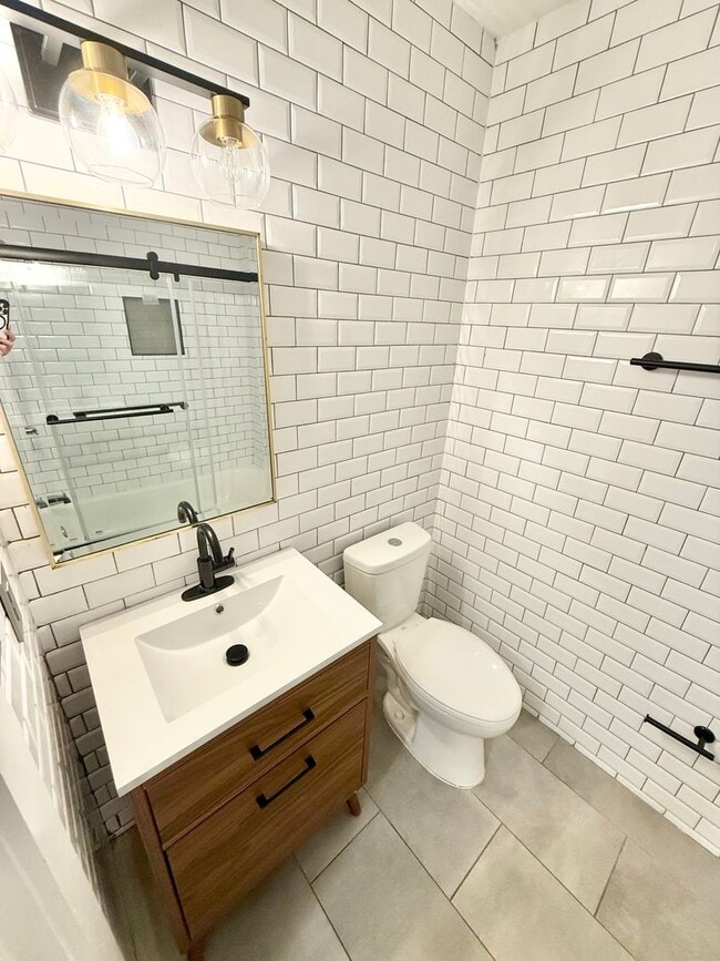 Building Photo - 5867 Poplar Hall Dr