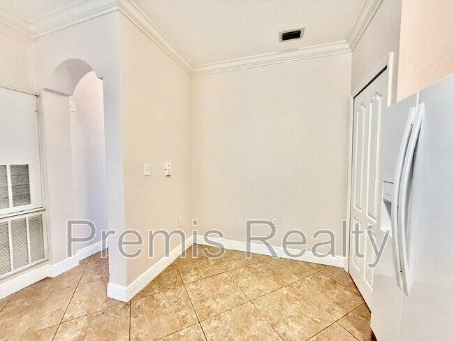 Building Photo - 2738 Via Tivoli