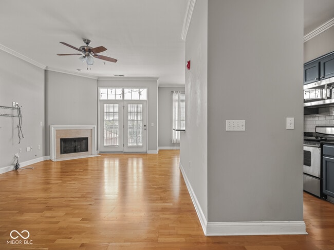 Building Photo - 450 E Ohio St