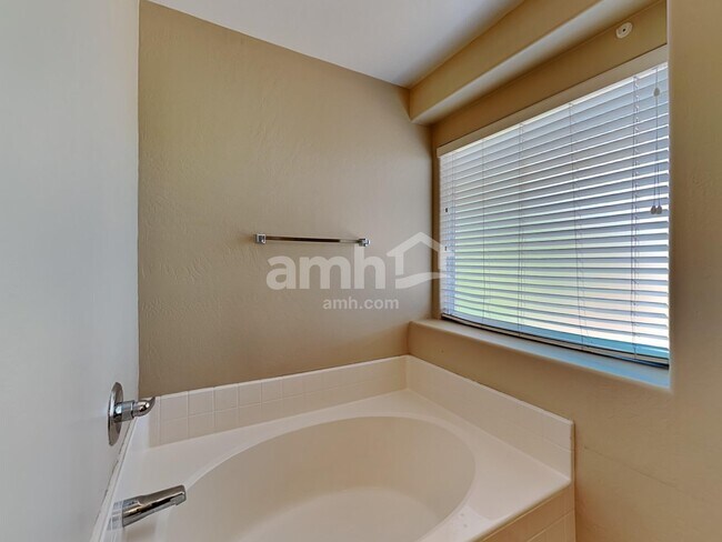Building Photo - 247 N 152nd Dr