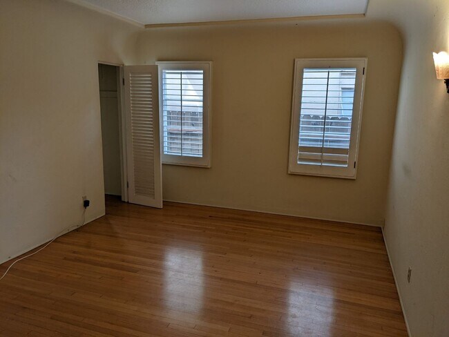 Building Photo - 316 Park Ave