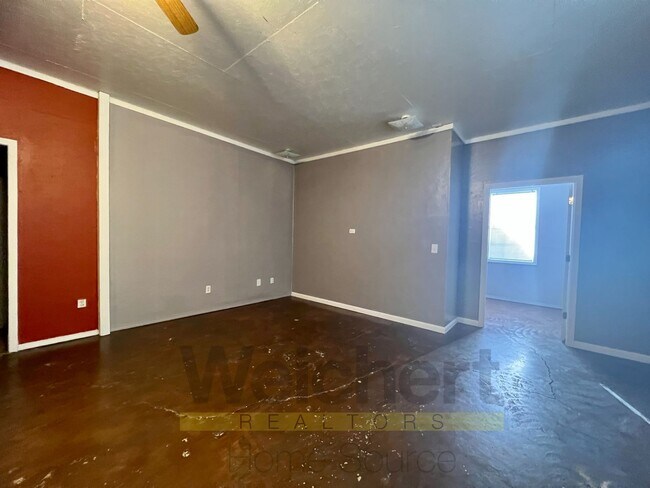 Building Photo - 4 bedroom on a dead end