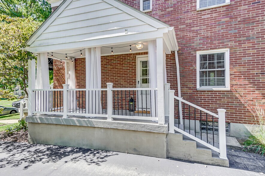 Building Photo - 227 Corona Ave