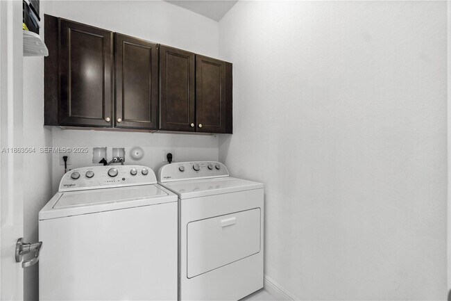 Building Photo - 9974 NW 86th Terrace