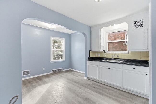 Building Photo - 9233 McKinney St