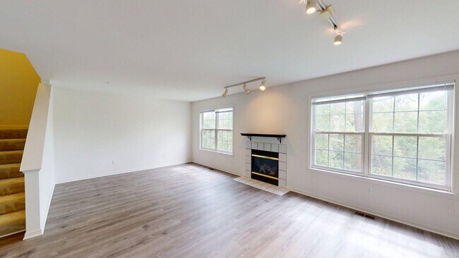 Building Photo - 2974 Barclay Way