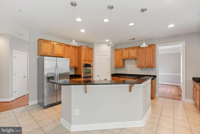 Building Photo - 15436 Symondsbury Way
