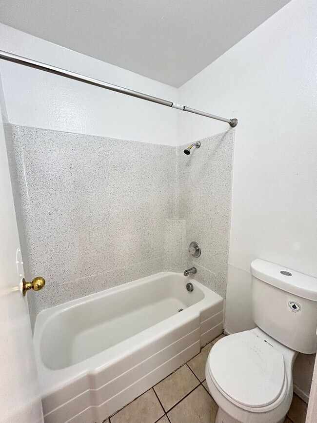 Building Photo - 5147 Greene Ln