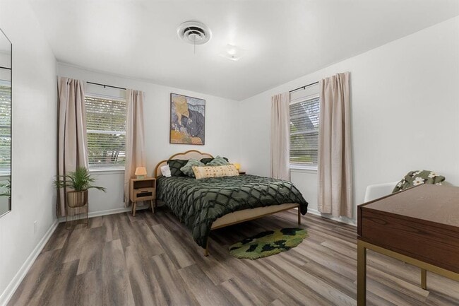 Building Photo - 7105 Lilac Ln