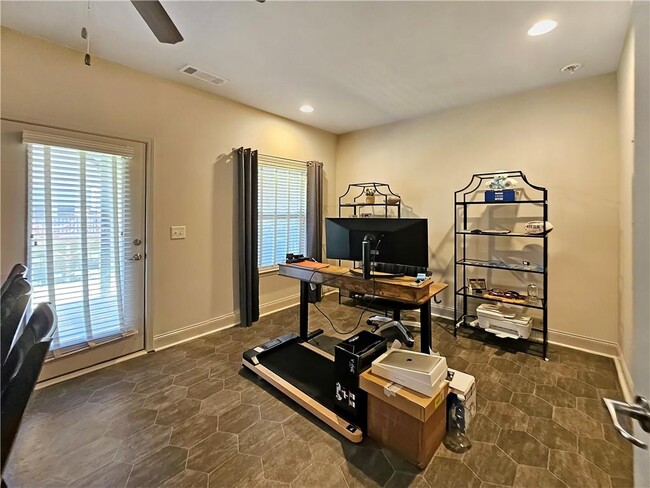 Building Photo - 2142 Coventry Dr