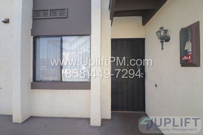 Building Photo - 1908 Via Las Palmas