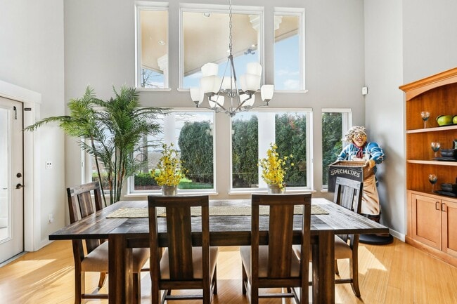 Building Photo - 15541 Bradshaw Rd