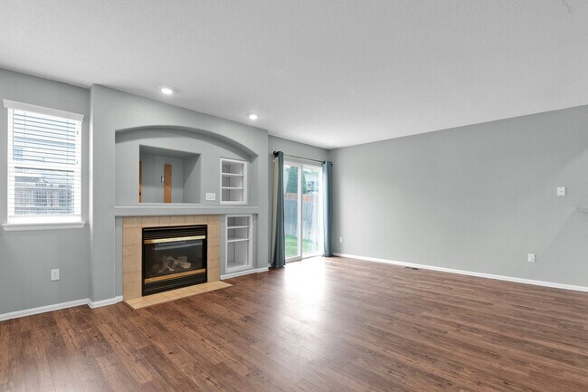 Building Photo - Beautiful home with 4 bedrooms, 2 1/2 bathrooms, 3-car garage in cul-de-sac available for $2,350