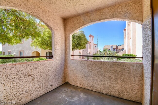 Building Photo - 7570 W Flamingo Rd