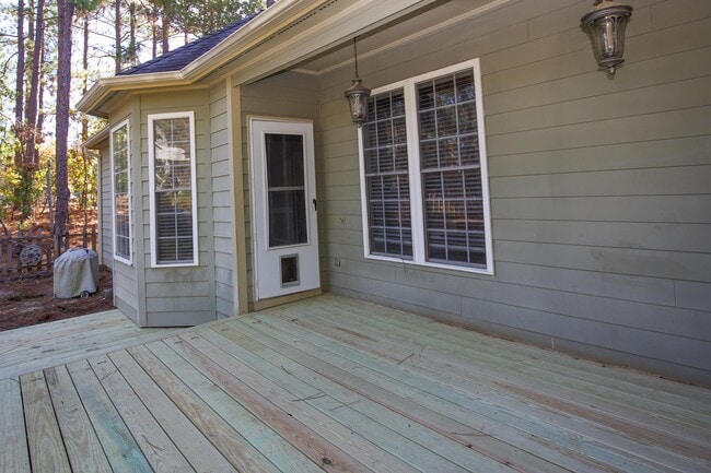 Building Photo - 26 Tahoe Cir