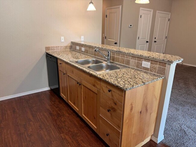 Building Photo - 10639 W Wasdale Dr